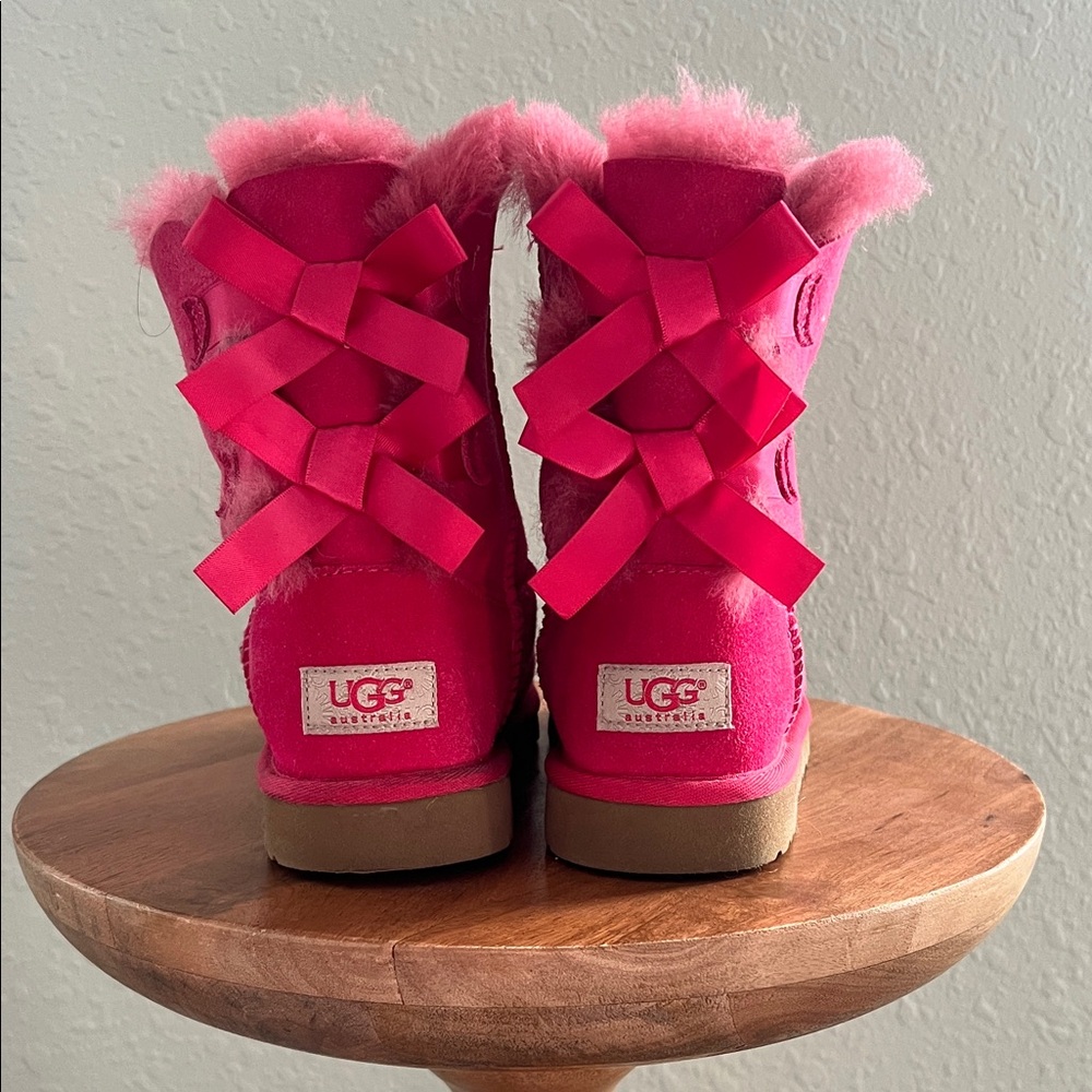 UGG Fuchsia Boots with Bows Girls size 3